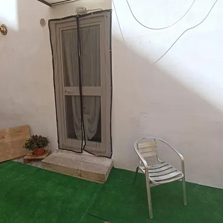 Dimora San Giorgio Con Parcheggio Auto Privato Apartment