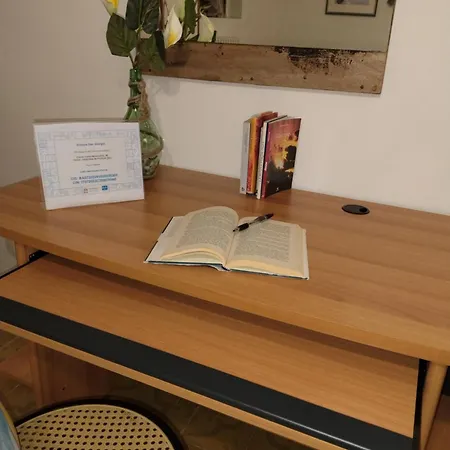 Dimora San Giorgio Con Parcheggio Auto Privato Appartement *